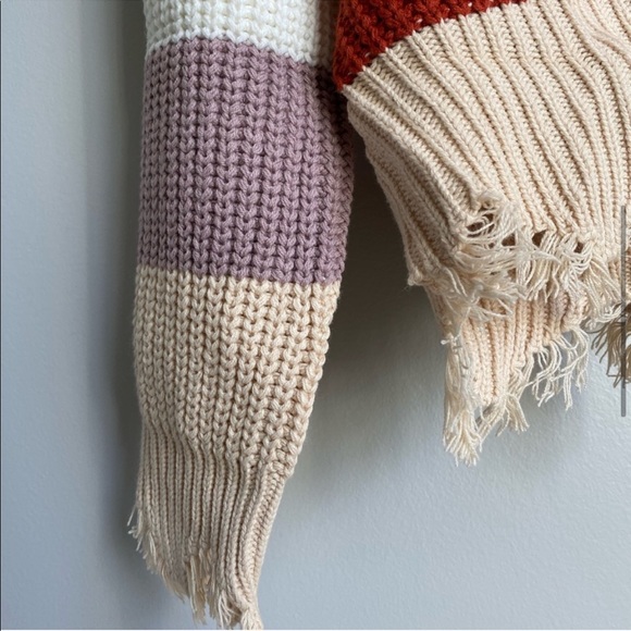 Boho Vintage Frayed Hem Off-Shoulder Sweater - Picture 11 of 14